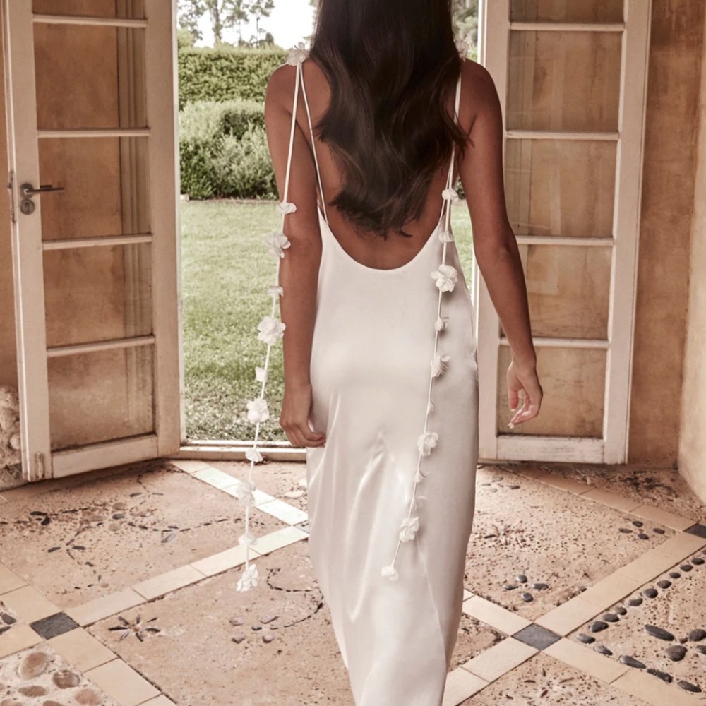 Meshki White Garment